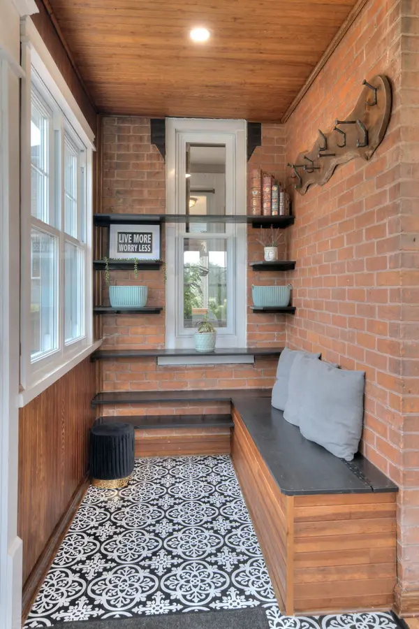 Howick, ON N0G 1X0,2027 Victoria ST