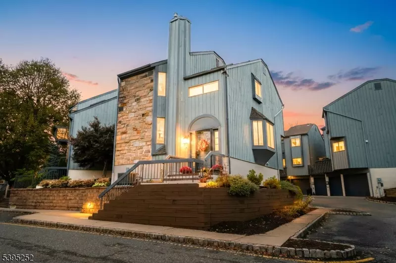 29 Trafalgar Ct, Washington Twp., NJ 07840