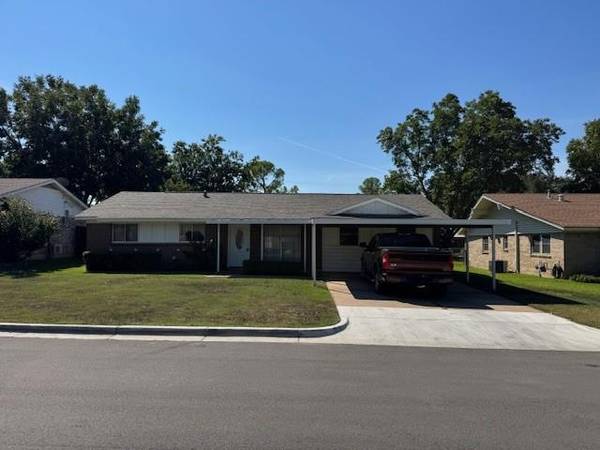 5904 Bowling Drive,  Watauga,  TX 76148