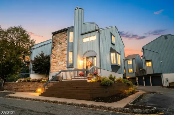 29 Trafalgar Ct,  Washington Twp.,  NJ 07840