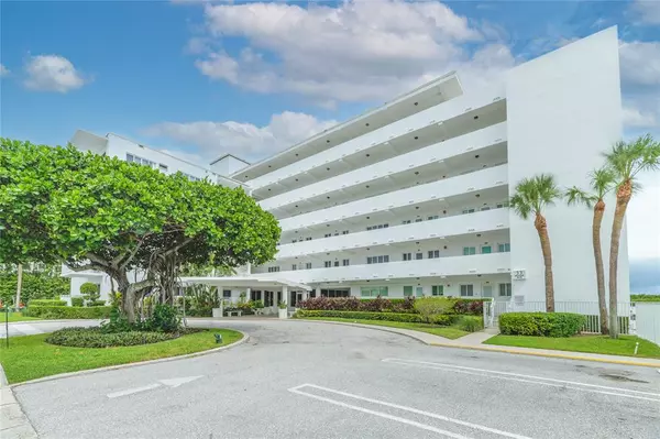 33 Ocean Ave, Palm Beach Shores, FL 33404