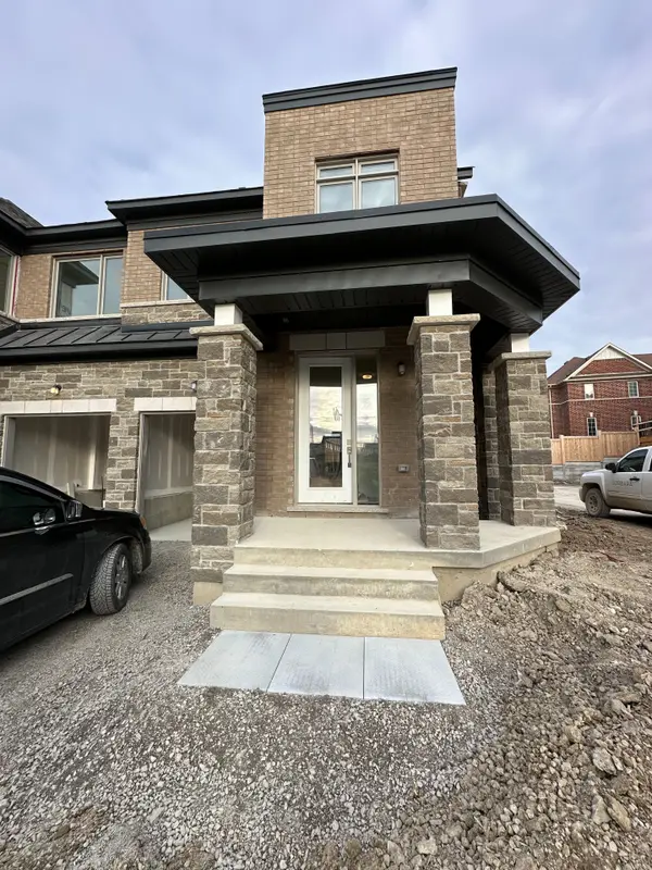 14 Brofarm LN, Whitchurch-stouffville, ON L4A 5G2