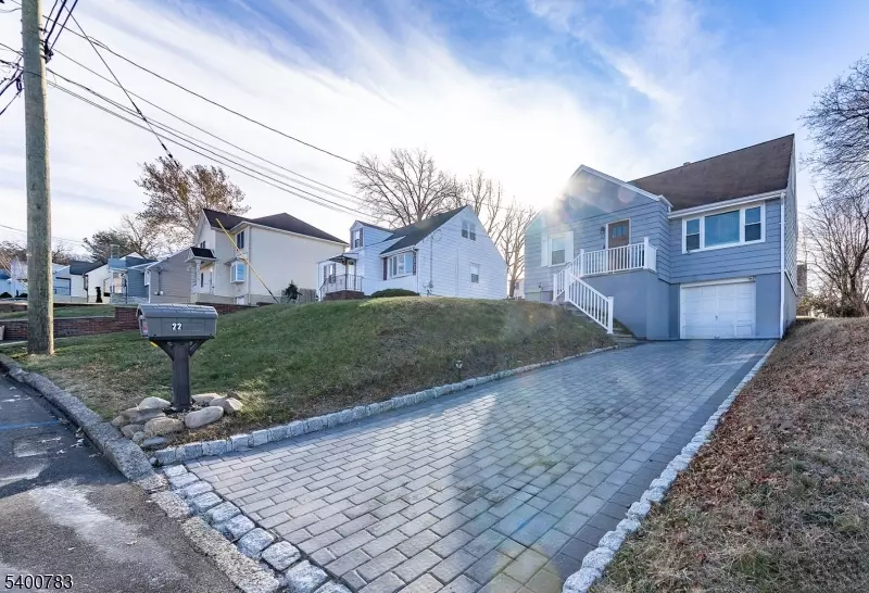 Woodland Park, NJ 07424,22 Ridgeview Dr