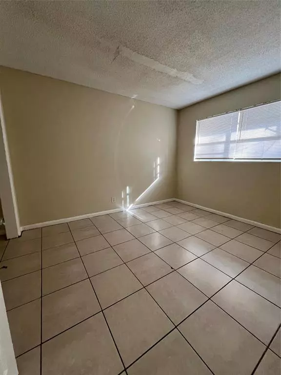 Fort Lauderdale, FL 33311,437 NW 9th Ave #2