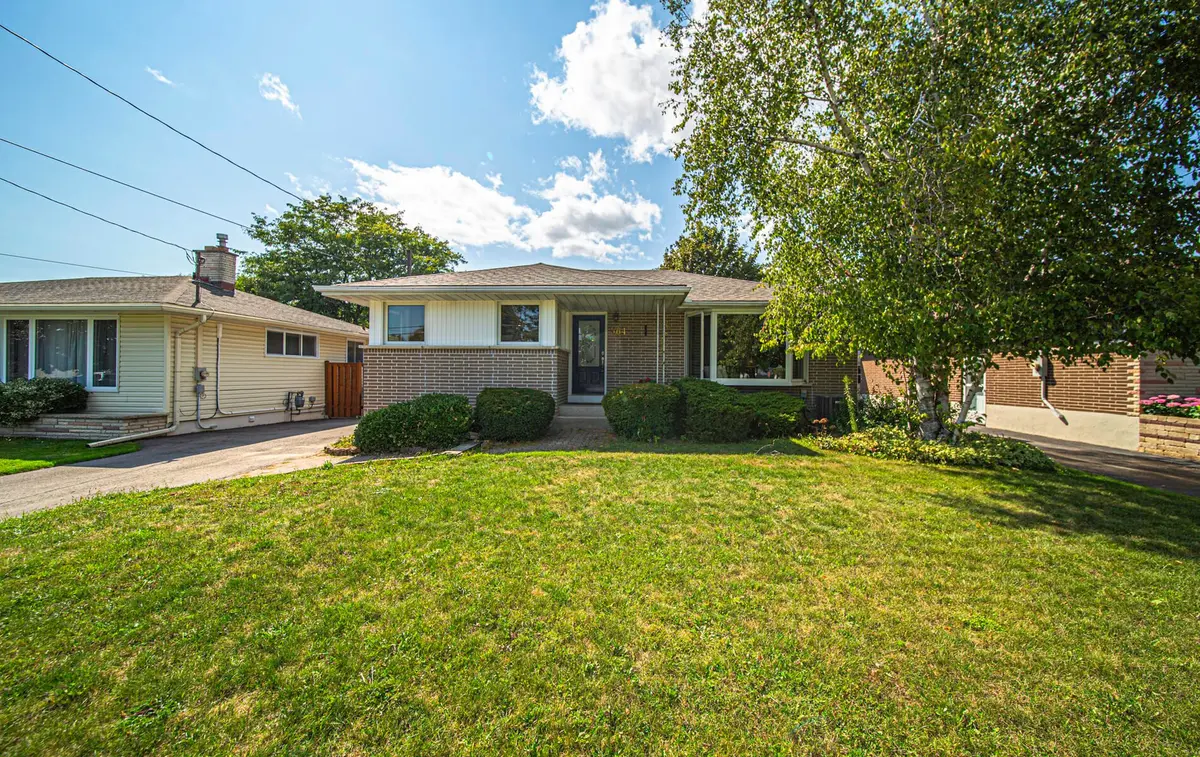 Oshawa, ON L1G 6A4,564 Central Park BLVD N