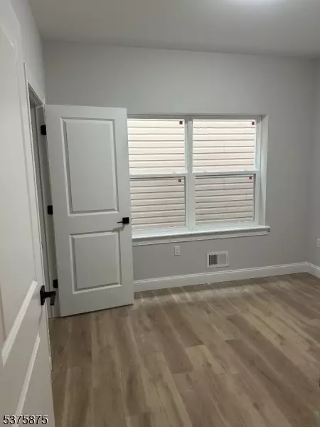 Newark City, NJ 07103,486 S 19Th St