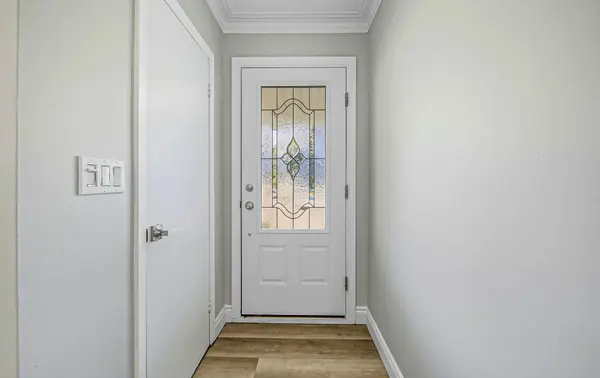 Oshawa, ON L1G 6A4,564 Central Park BLVD N