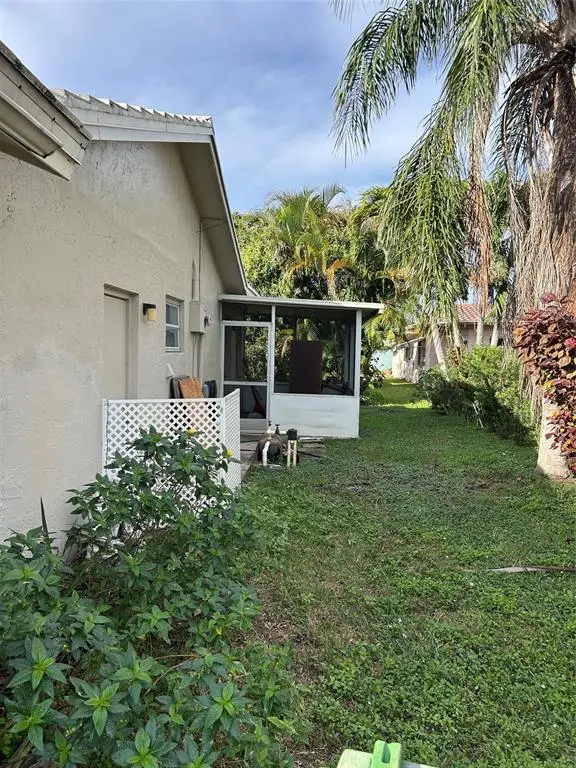 Tamarac, FL 33321,7611 NW 72nd Way