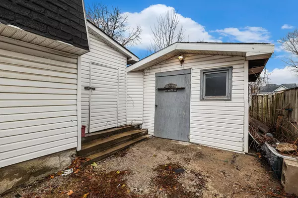 Smiths Falls, ON K7A 2G1,11-13 Bay ST S