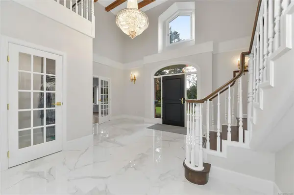 Oak Bay, BC V8S 2T7,611 Island Rd