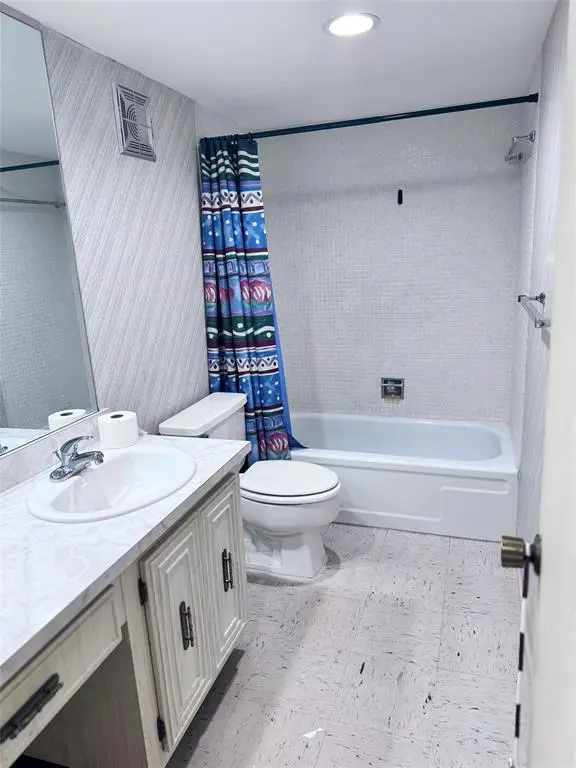 Plantation, FL 33317,404 NW 70th Ave #219