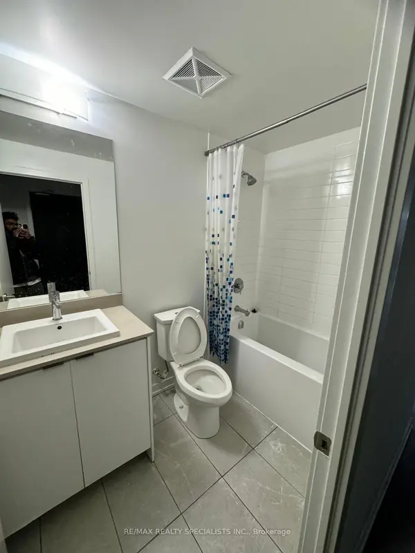 Kitchener, ON N2H 0C9,55 Duke ST #1103