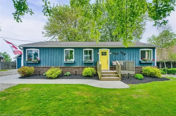 8 Beach RD, Haldimand, ON N0A 1K0