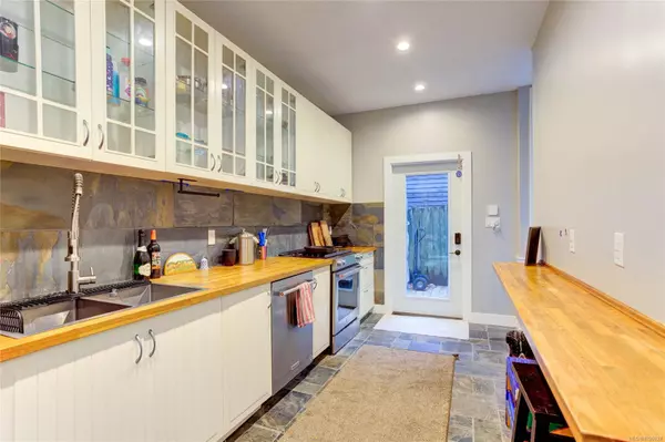 Nanaimo, BC V9T 4M9,4017 Ross Rd