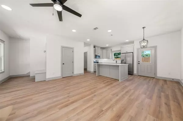 Valley Mills, TX 76689,301 Live Oak Trail