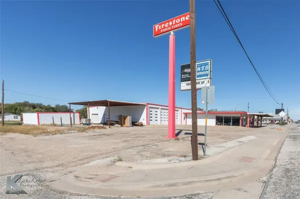 Haskell, TX 79521,206 S Avenue Avenue E