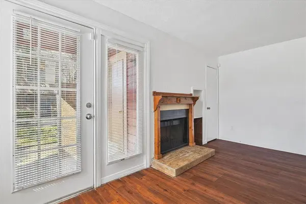 Dallas, TX 75243,9821 Walnut Street #101