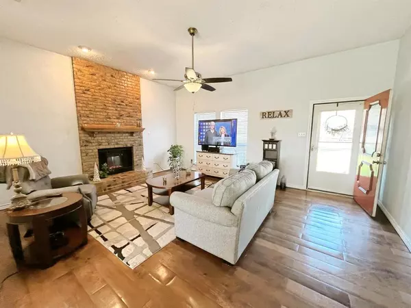 Waxahachie, TX 75165,610 Farrar Road