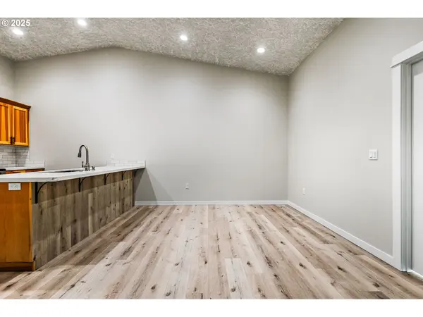 Sweet Home, OR 97386,3631 GREEN RIVER RD