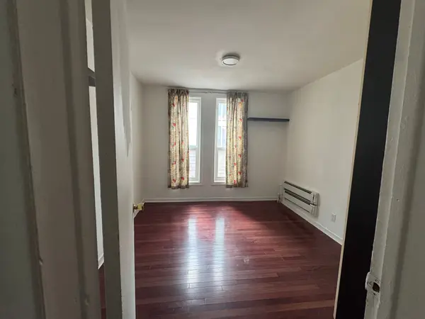 Toronto W02, ON M6P 1N1,22 Brad ST ##6