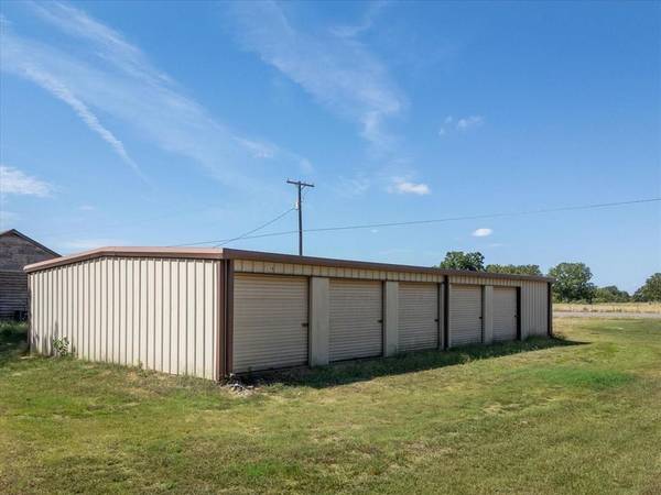 7513 Hwy 34, Wolfe City, TX 75496