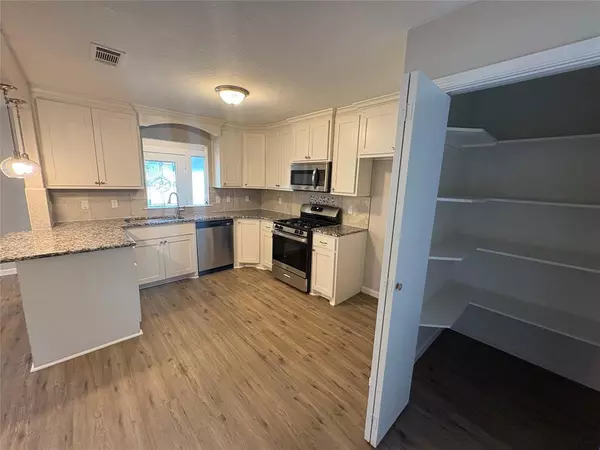 Sherman, TX 75092,1409 N Highland Avenue