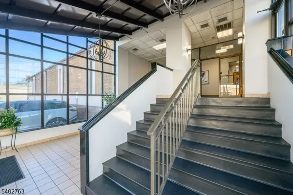 Fair Lawn Boro, NJ 07410,17-10 River Rd