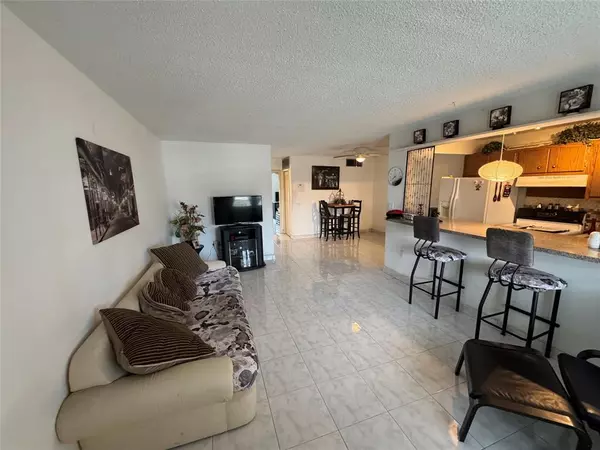 Miami, FL 33179,165 NE 203rd Ter #C29