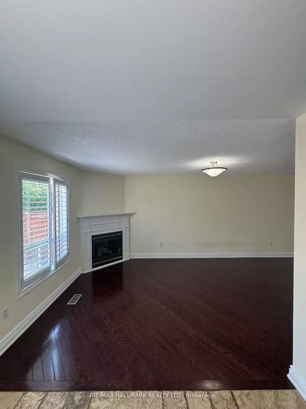 Caledon, ON L7E 2J6,203 Landsbridge ST