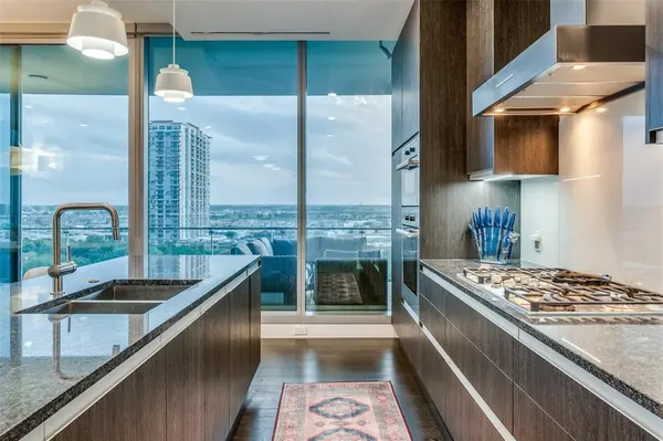 Dallas, TX 75201,3130 N Harwood Street #901