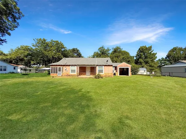 405 Edgar Street, Eustace, TX 75124