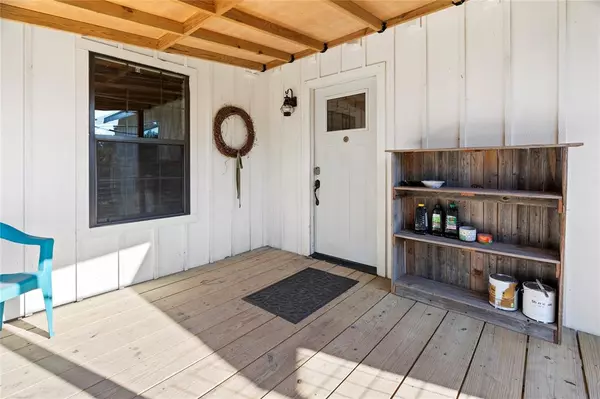 Whitney, TX 76692,122 Tobacco Road