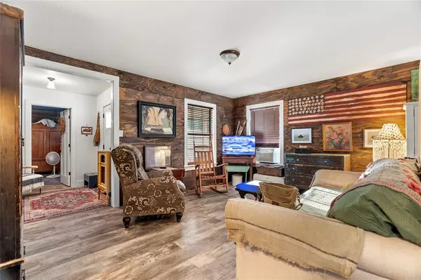 Whitney, TX 76692,122 Tobacco Road