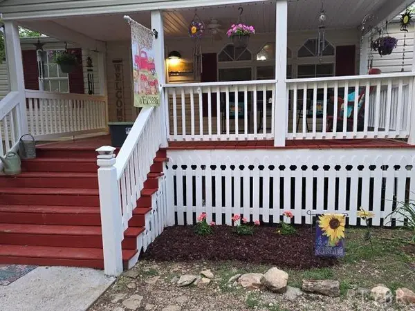 Appomattox, VA 24522,3164 Trent Hatchery RD