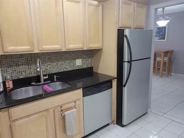 Hallandale Beach, FL 33009,1985 S Ocean Dr #3M