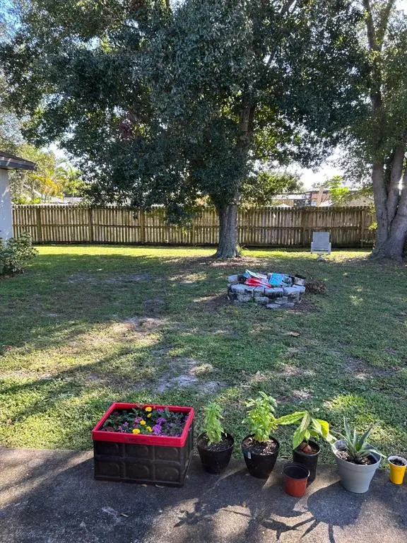 Port St Lucie, FL 34983,461 SW Byron Street