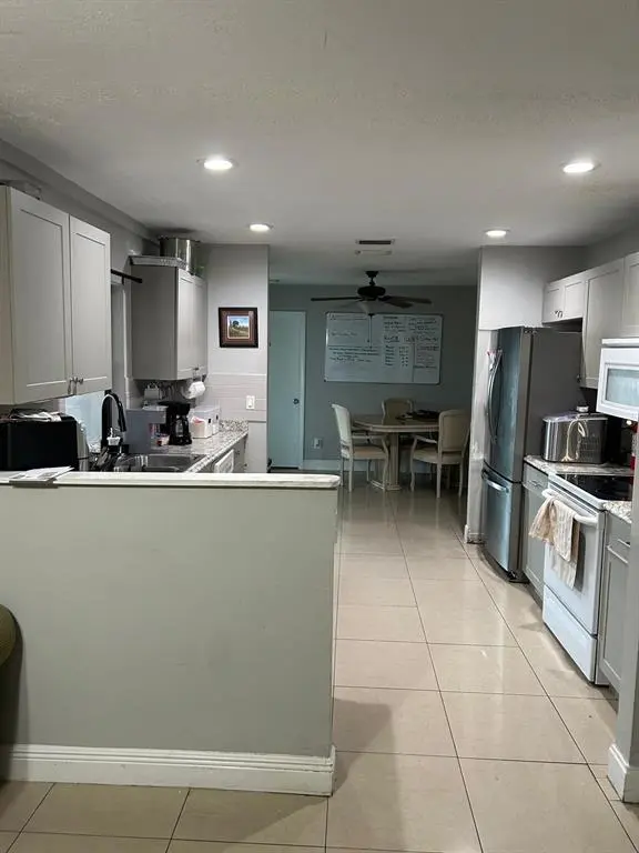 Port St Lucie, FL 34983,461 SW Byron Street