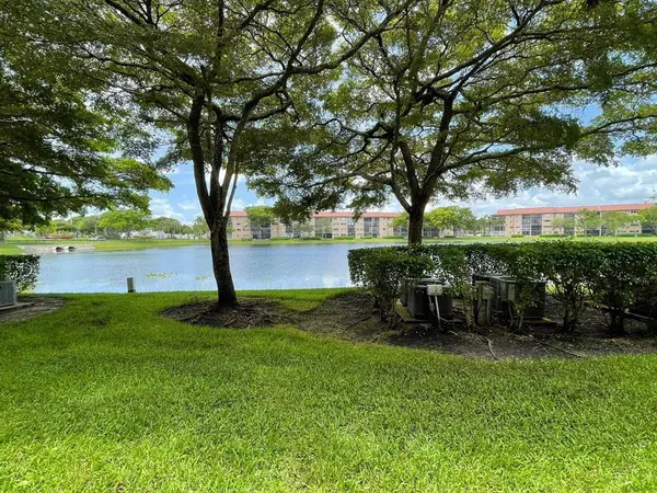 13700 SW 11th St #106A, Pembroke Pines, FL 33027
