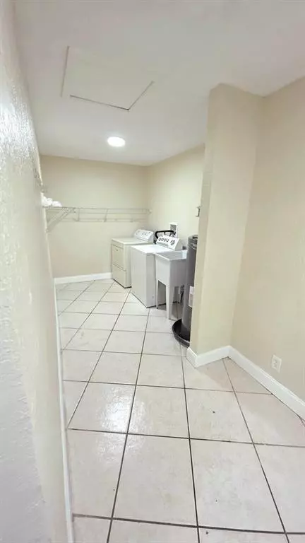 Coral Springs, FL 33065,10390 NW 36th St