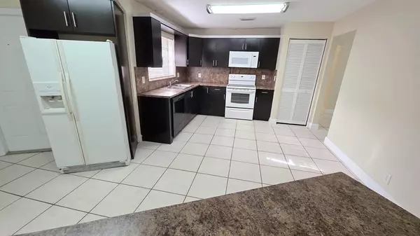 Coral Springs, FL 33065,10390 NW 36th St