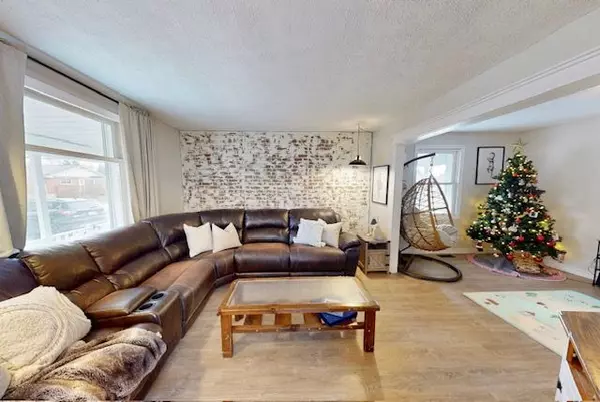 Quinte West, ON K8V 2R6,32 McNichol AVE