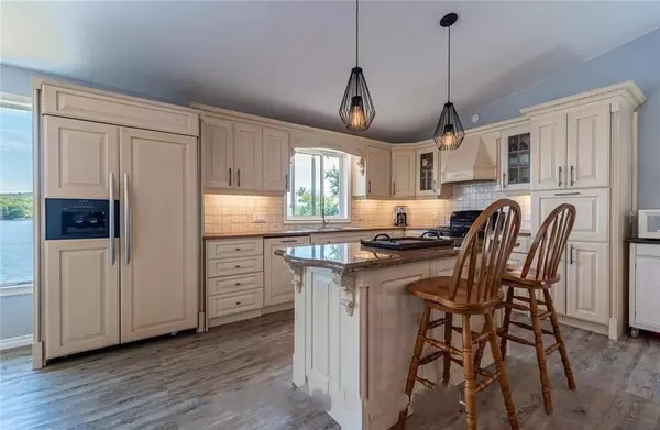 Hastings Highlands, ON K0L 2R0,1758 Papineau Lake RD