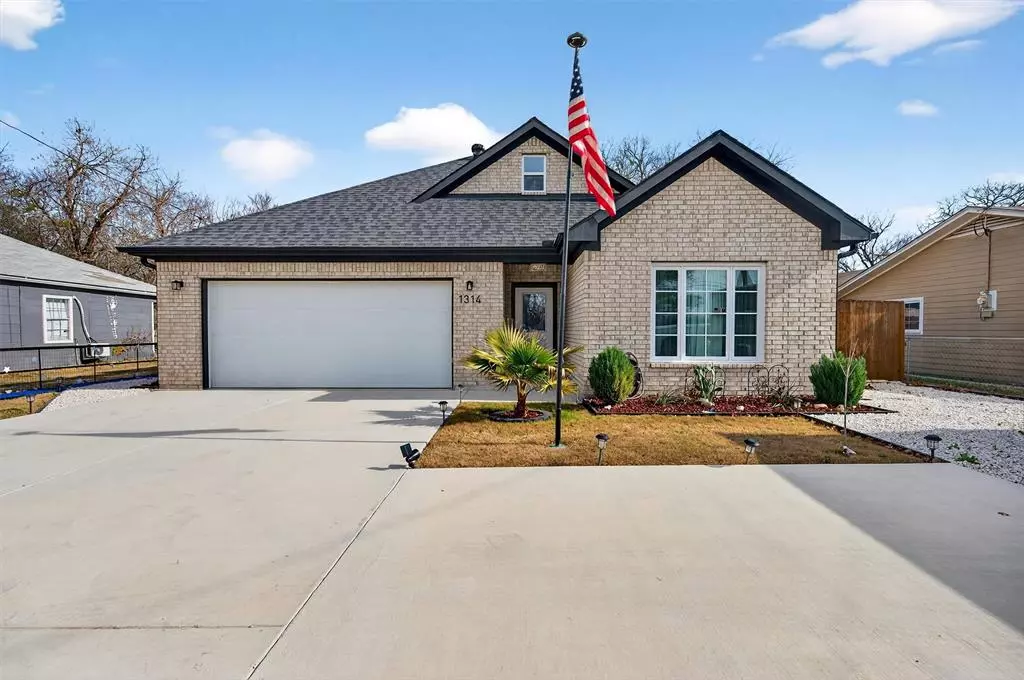 Gainesville, TX 76240,1314 S Grand Avenue