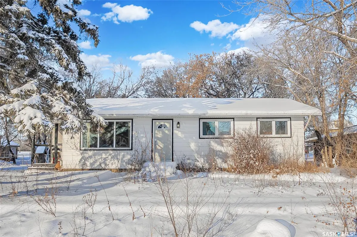 327 1st AVENUE E, Blaine Lake, SK S0J 0J0