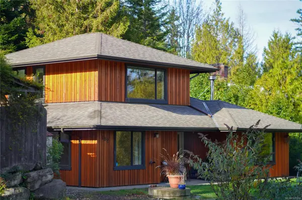 Salt Spring, BC V8K 1P1,182 Grantville St