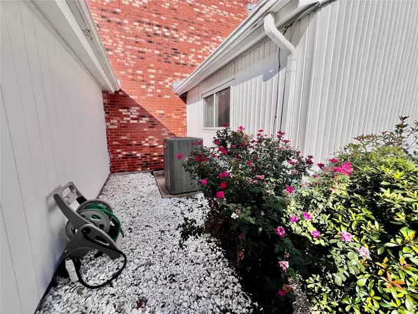 Duncanville, TX 75137,612 Carriage Way