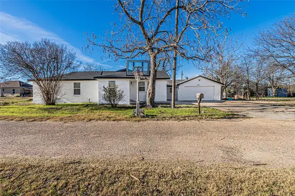 605 Lloyd, Italy, TX 76651