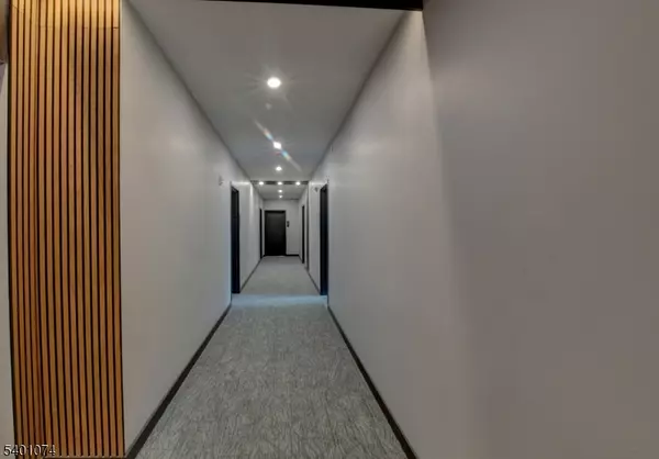 Newark City, NJ 07105,39 Madison St