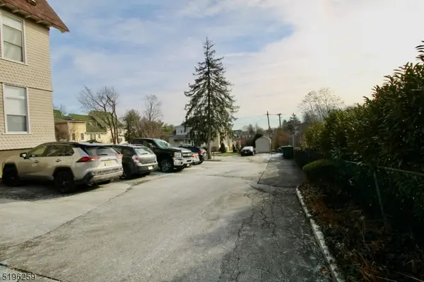 Montclair Twp., NJ 07042,39 A N Mountain Ave #2A