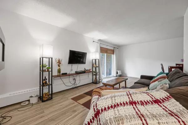 Guelph, ON N1H 7C6,234 Willow RD #104